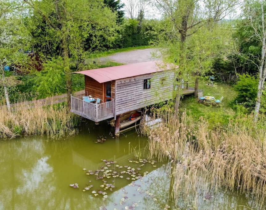 Lakeside Cabin On Stilts- 'Kingfisher' Rous Lench Bagian luar foto